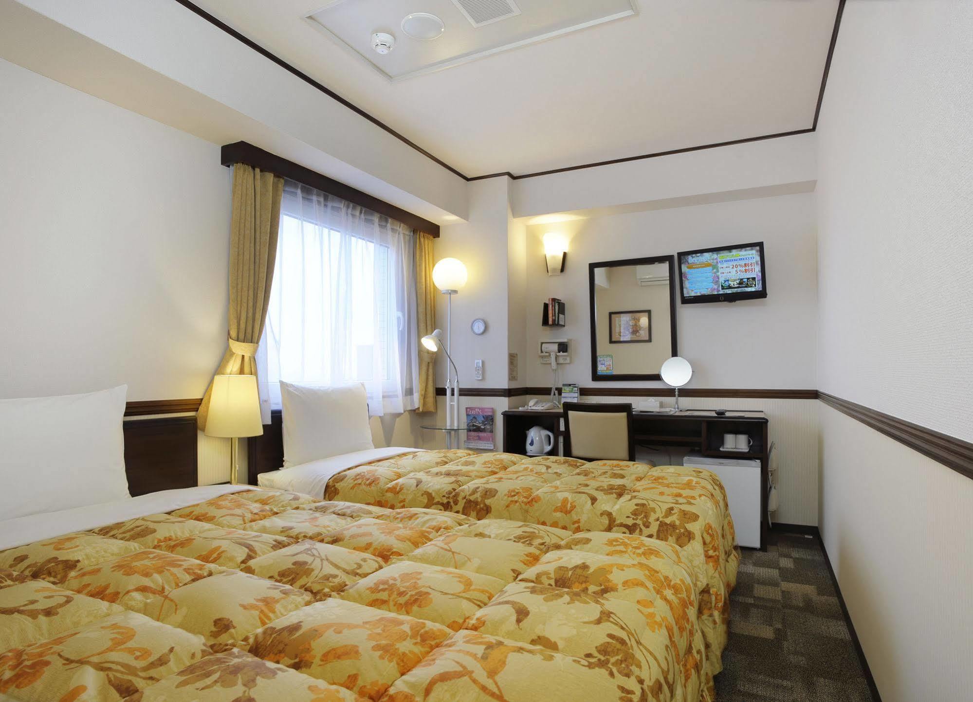 Toyoko Inn Utsunomiya Ekimae No 1 Buitenkant foto