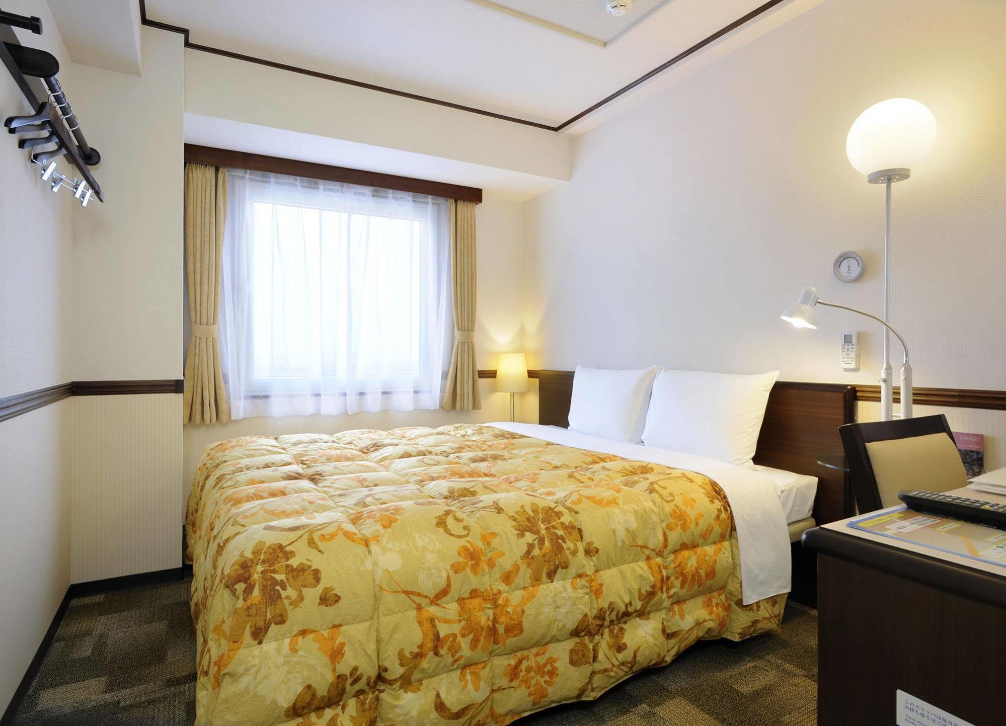 Toyoko Inn Utsunomiya Ekimae No 1 Buitenkant foto