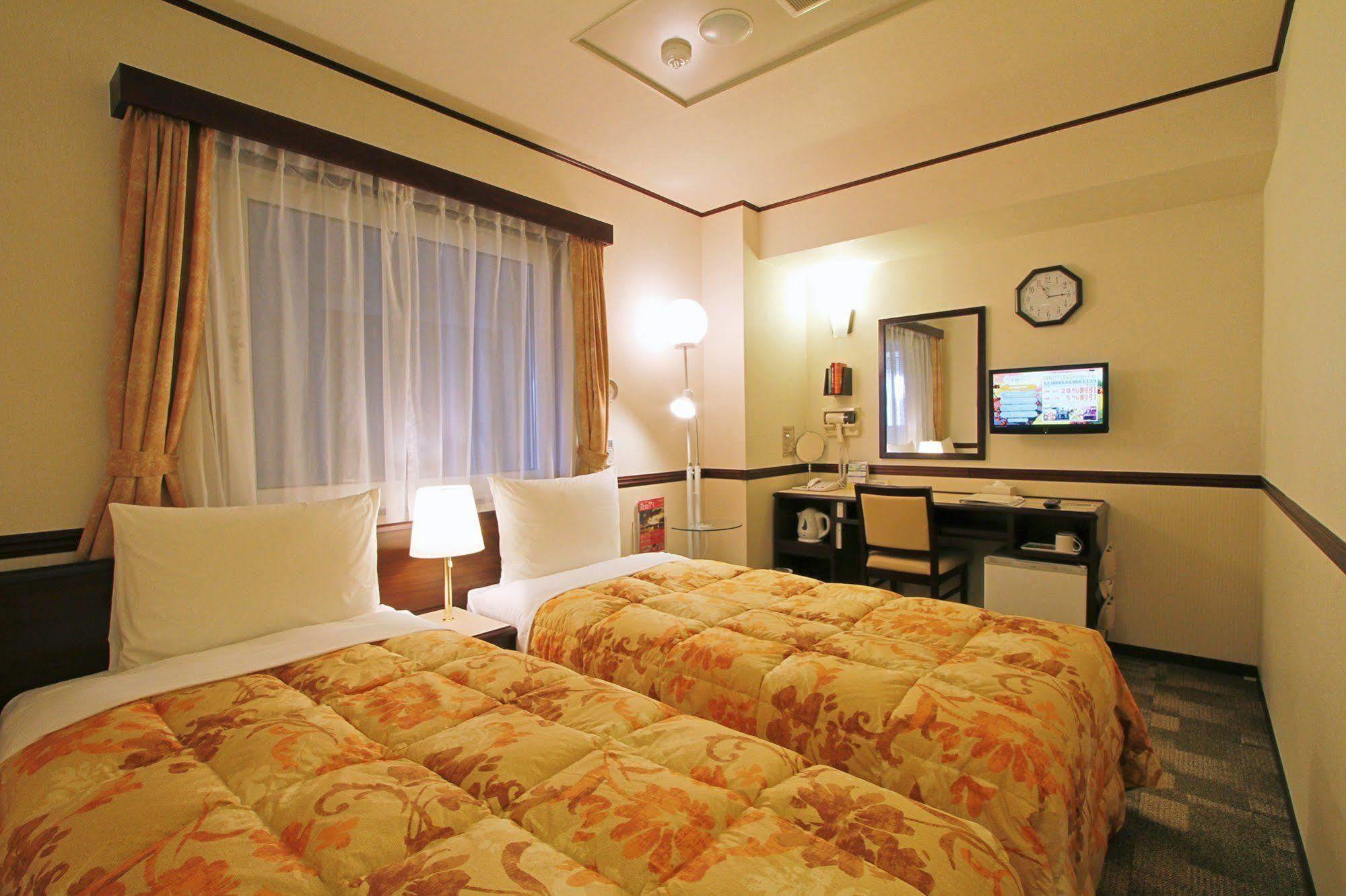 Toyoko Inn Utsunomiya Ekimae No 1 Buitenkant foto